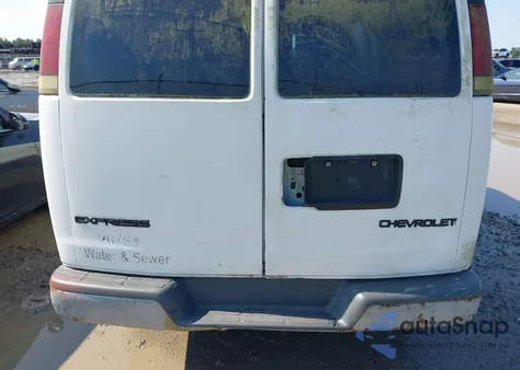 2002 Chevrolet Express G2500 from USA, damaged, VIN 1GCGG25R521228019